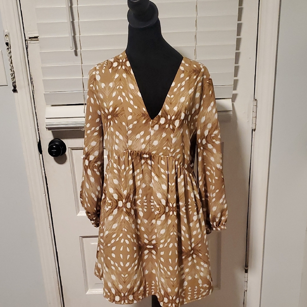 Entro Tan and White Patterned Tunic